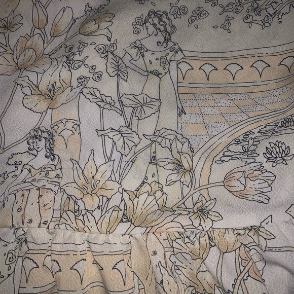 Pretty top - Picture 2 of 7